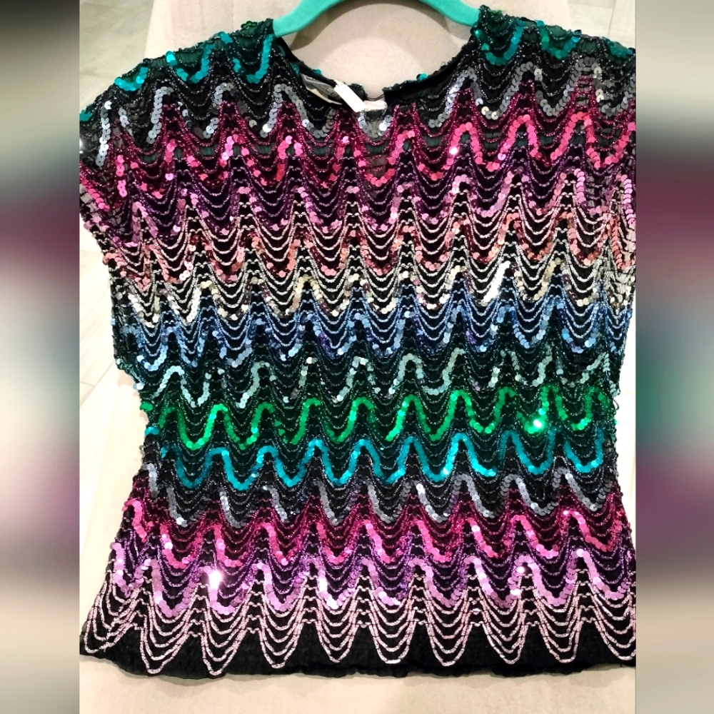 NWT Beautiful Vintage Women’s Choice Sequined Short Sleeve Top Size Small